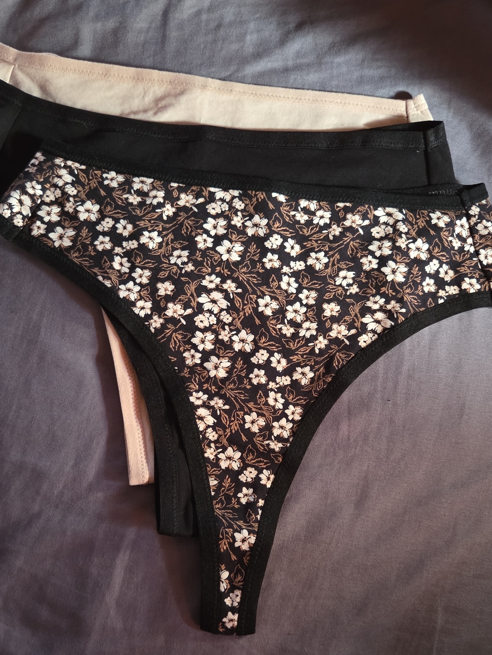 NWOT- Pact Organic- (3pck) Thongs